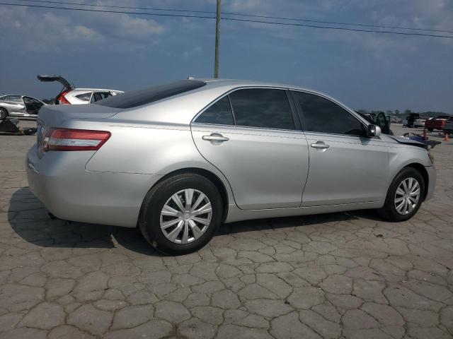 4T1BF3EK6AU030757 - 2010 TOYOTA CAMRY BASE SILVER photo 3