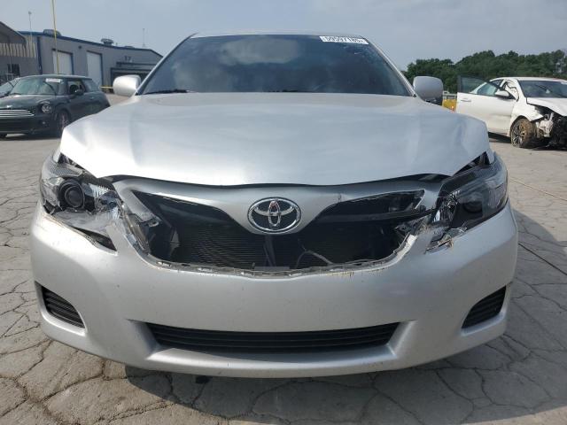 4T1BF3EK6AU030757 - 2010 TOYOTA CAMRY BASE SILVER photo 5