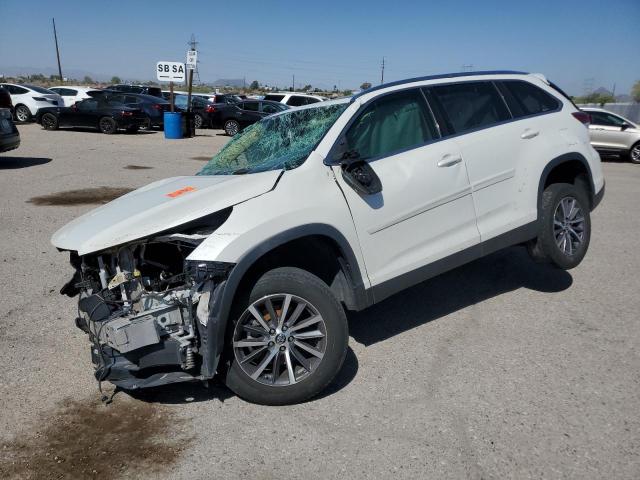2019 TOYOTA HIGHLANDER SE, null