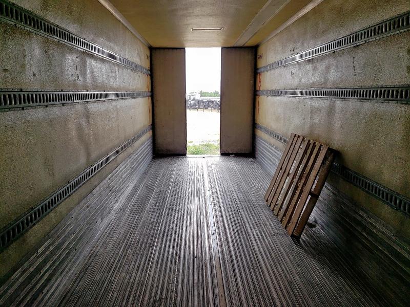 1UYVS2533DU510518 - 2013 UTILITY VS2RA WHITE photo 6