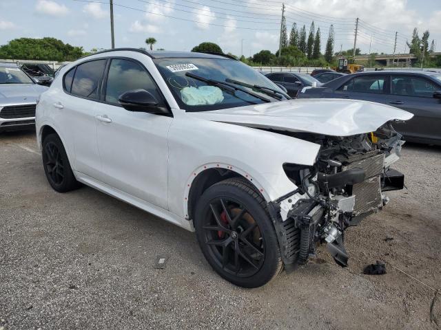 ZASPAKBN3M7D02290 - 2021 ALFA ROMEO STELVIO TI WHITE photo 4