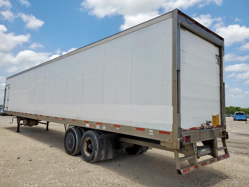 1UYVS25328U323227 - 2008 UTILITY VS2RA WHITE photo 3