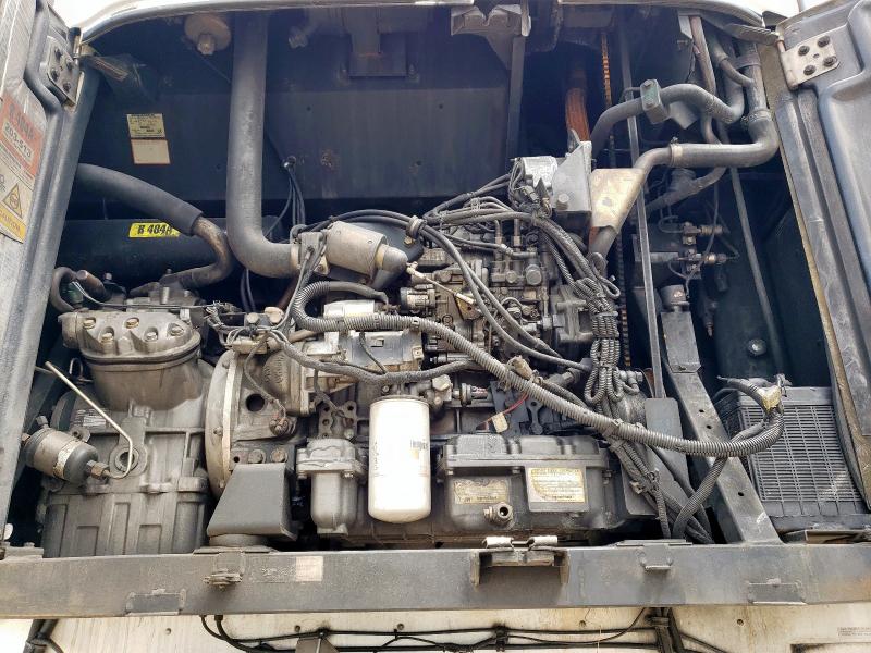 1UYVS25328U323227 - 2008 UTILITY VS2RA WHITE photo 7