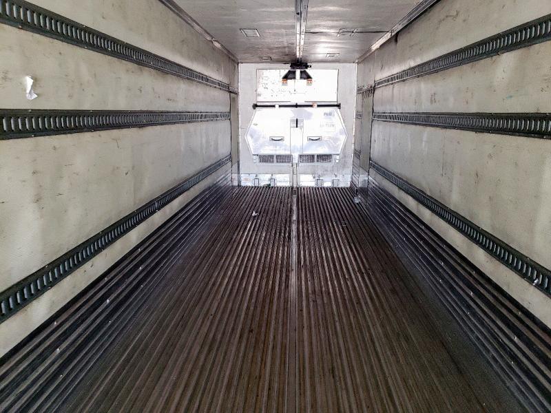 1UYVS25349U645336 - 2009 UTILITY VS2RA WHITE photo 5