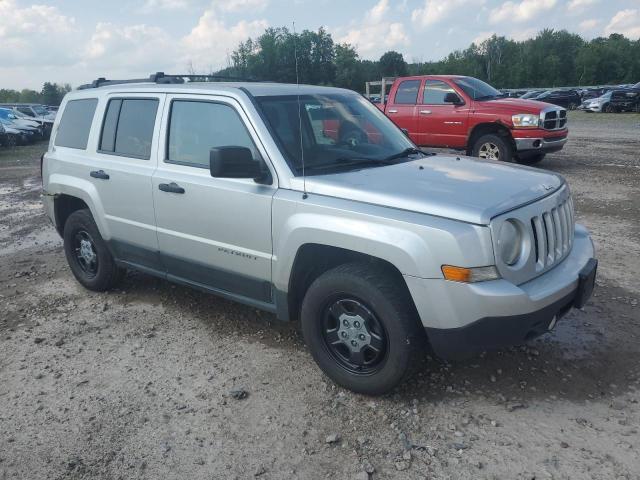 1J4NT1GA5BD287116 - 2011 JEEP PATRIOT LA SPORT SILVER photo 4