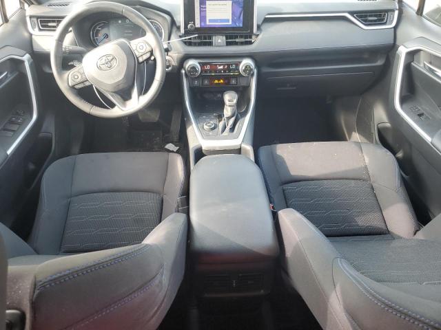 JTM16RFV9PD102944 - 2023 TOYOTA RAV4 SE SILVER photo 8