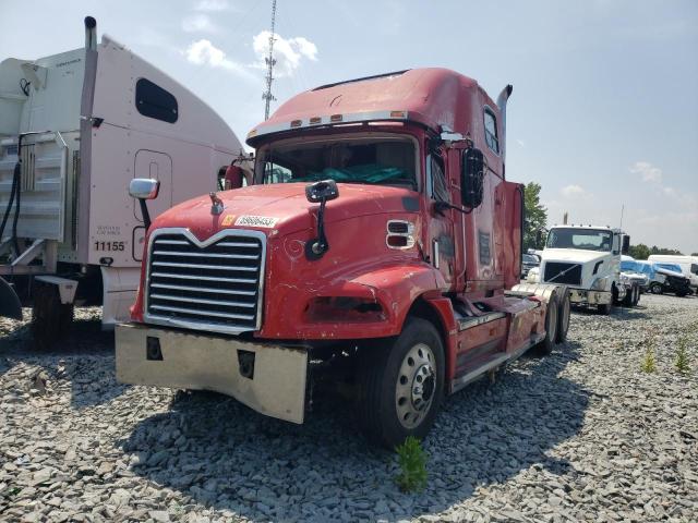 1M1AE07Y01W007613 - 2001 MACK 600 CX600 RED photo 2