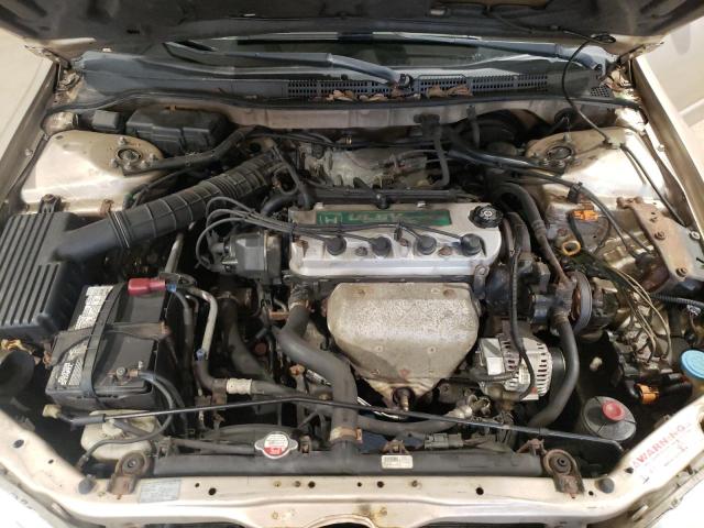 1HGCG6695YA134043 - 2000 HONDA ACCORD SE TAN photo 11