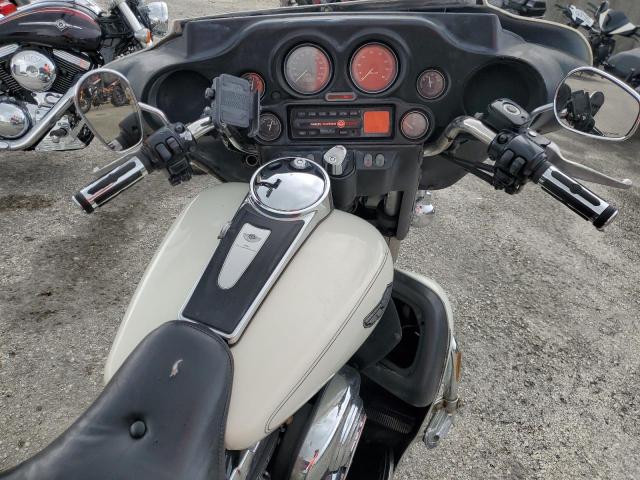 1HD1FCW183Y634892 - 2003 HARLEY-DAVIDSON FLHTCUI 白色 照片 5