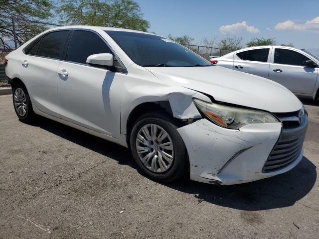 4T1BF1FK0FU475571 - 2015 TOYOTA CAMRY LE WHITE photo 4