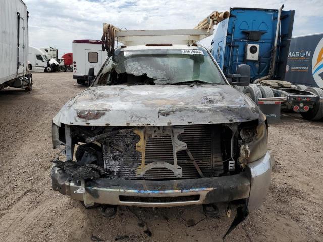 1GBJC33657F507906 - 2007 CHEVROLET SILVERADO C3500 WHITE photo 5