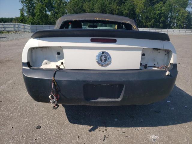 1ZVFT84N975318134 - 2007 FORD MUSTANG WHITE photo 6