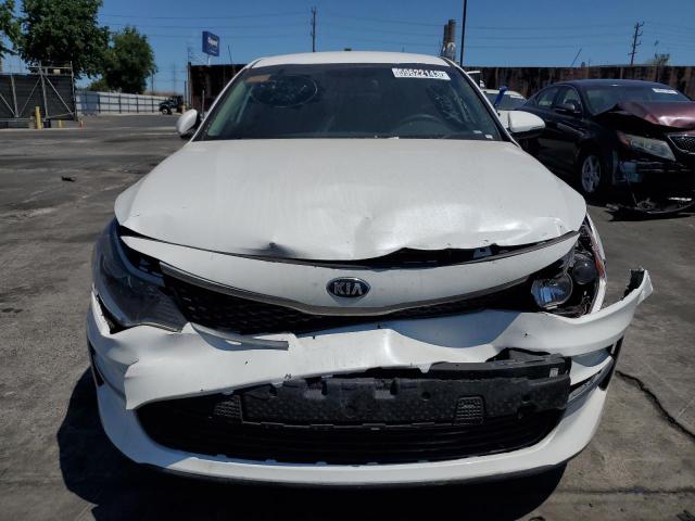 5XXGT4L32JG257292 - 2018 KIA OPTIMA LX WHITE photo 5