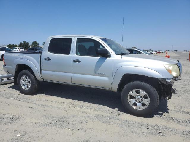 3TMJU62N77M028907 - 2007 TOYOTA TACOMA DOUBLE CAB PRERUNNER SILVER photo 4
