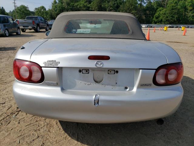 JM1NB353510205710 - 2001 MAZDA MX-5 MIATA BASE SILVER photo 6