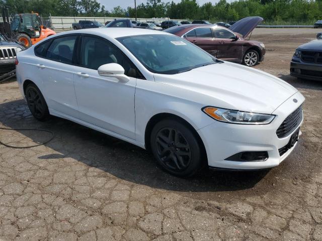 1FA6P0HD8G5105529 - 2016 FORD FUSION SE WHITE photo 4