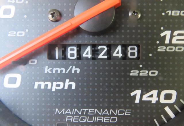 1HGEM115XYL042004 - 2000 HONDA CIVIC SI RED photo 8