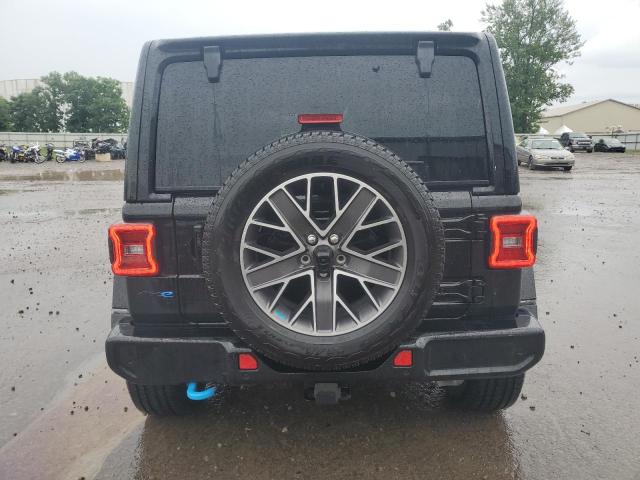 1C4JJXP64NW232593 - 2022 JEEP WRANGLER U SAHARA 4XE BLACK photo 6