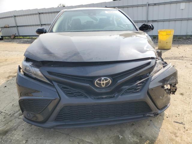 4T1G11AK6PU814590 - 2023 TOYOTA CAMRY SE NIGHT SHADE BLACK photo 5