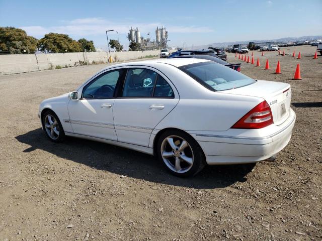 WDBRF40J34F507921 - 2004 MERCEDES-BENZ C 230K SPORT SEDAN WHITE photo 2