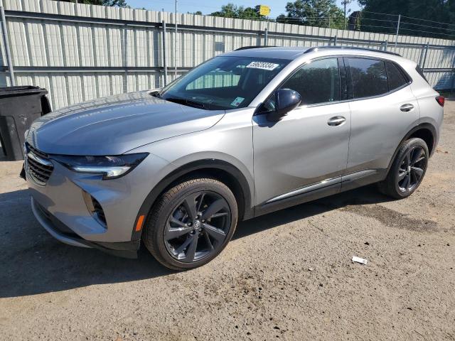 LRBFZNR45PD034830 - 2023 BUICK ENVISION ESSENCE Gümüş foto 1