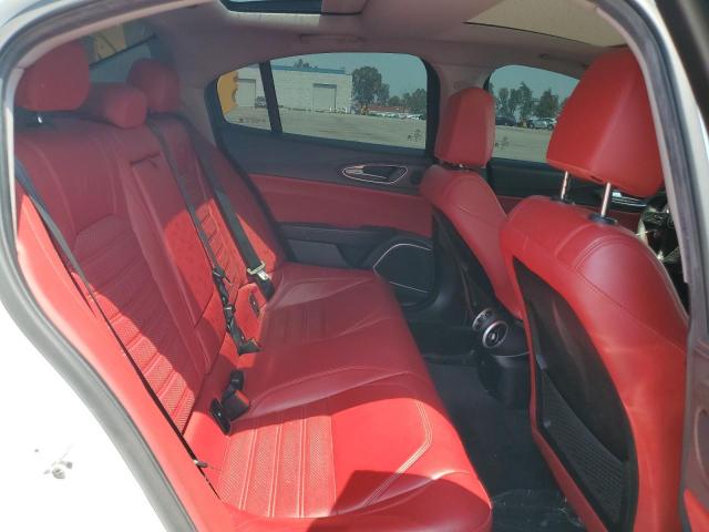 ZARFAEEN5H7552191 - 2017 ALFA ROMEO GIULIA TI Q4 WHITE photo 10