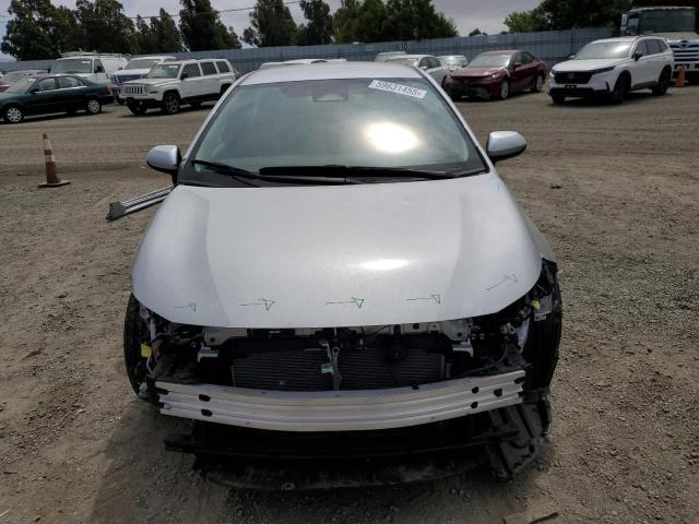 5YFB4MDE3PP046254 - 2023 TOYOTA COROLLA LE SILVER photo 5