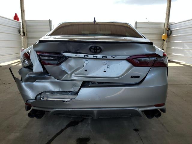 4T1K61AK2RU209688 - 2024 TOYOTA CAMRY XSE SILVER photo 6