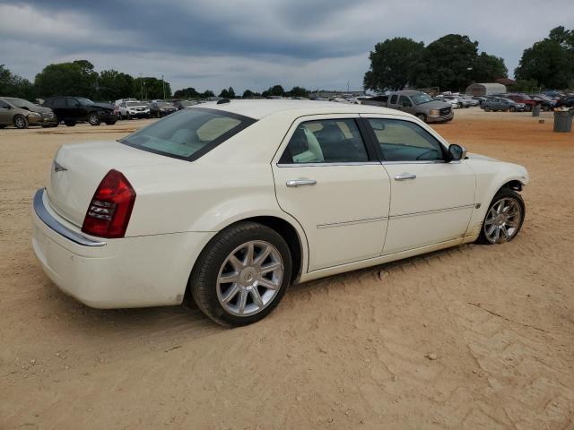 2C3AA63HX5H636356 - 2005 CHRYSLER 300C CREAM photo 3