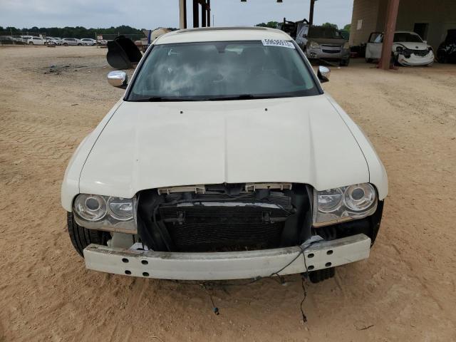 2C3AA63HX5H636356 - 2005 CHRYSLER 300C CREAM photo 5