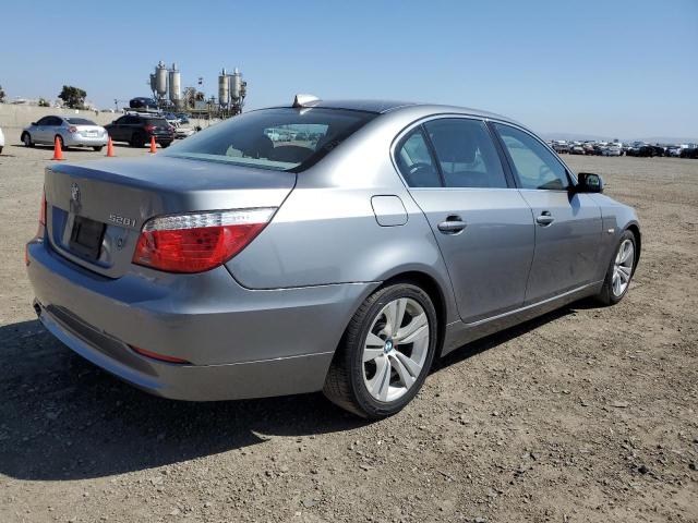 WBANU5C56AC128089 - 2010 BMW 528 I GRAY photo 3