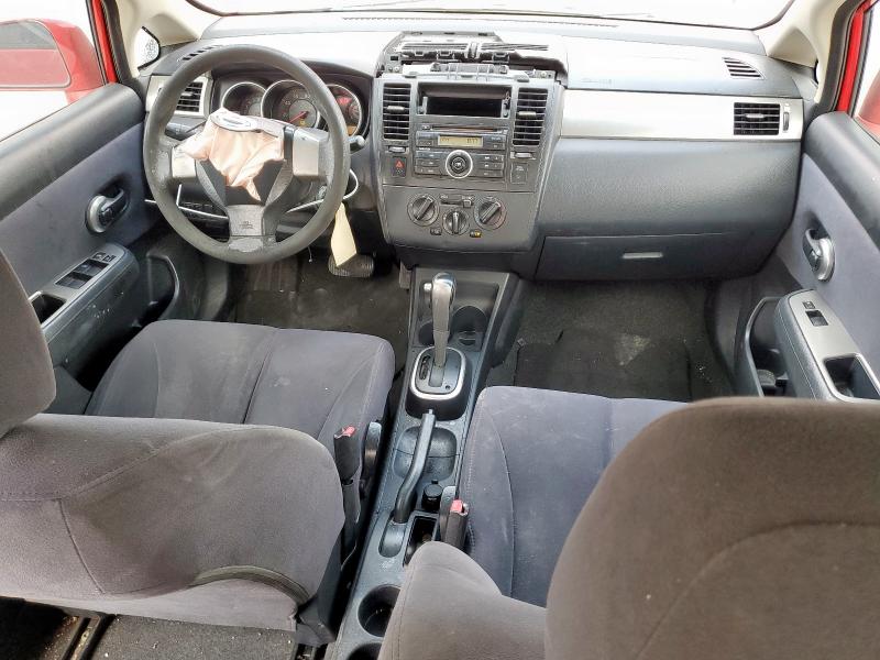 3N1BC13E47L391330 - 2007 NISSAN VERSA S RED photo 8