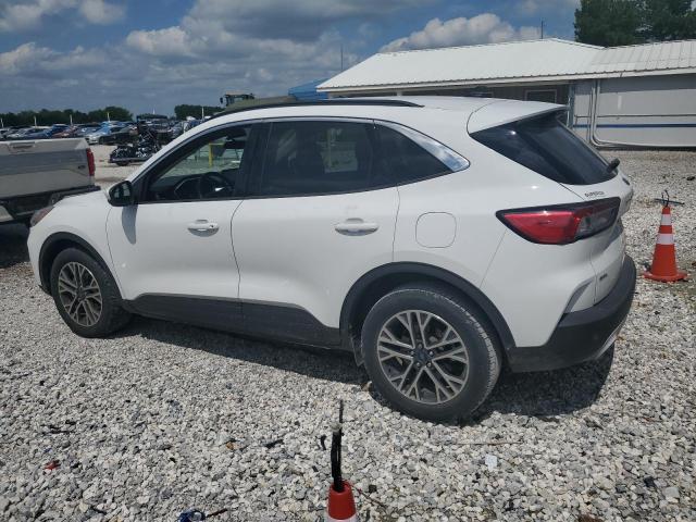 1FMCU9H6XLUB57767 - 2020 FORD ESCAPE SEL WHITE photo 2