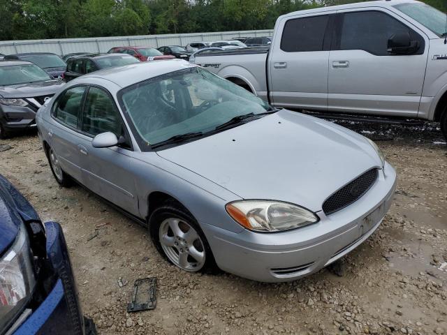 1FAFP53U84G139510 - 2004 FORD TAURUS SE SILVER photo 4