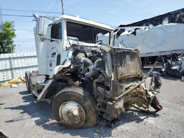 1FUY3MDB2YDB18581 - 2000 FREIGHTLINER CONVENTION FLD112 WHITE photo 1