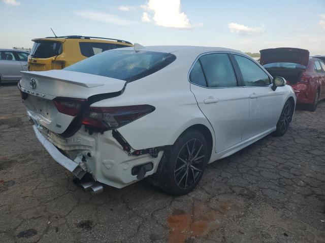 4T1G11AKXPU754068 - 2023 TOYOTA CAMRY SE NIGHT SHADE WHITE photo 3