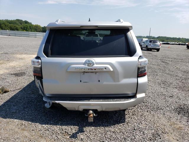 JTEBU5JR3J5531863 - 2018 TOYOTA 4RUNNER SR5/SR5 PREMIUM 银色 照片 6