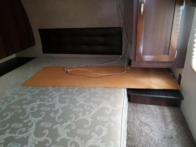 1UJBJSBP1J1V30176 - 2018 JAYC TRAVEL TRL ნაცრისფერი ფოტო 5