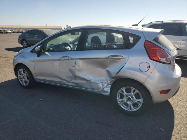 3FADP4EJXFM105646 - 2015 FORD FIESTA SE SILVER photo 2