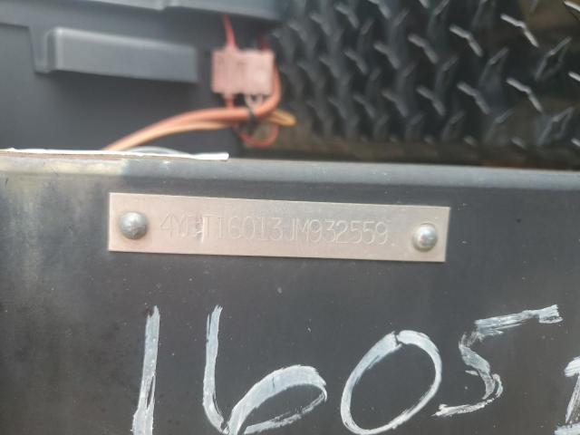 4YDT16013JM932559 - 2018 KEYSTONE TRAILER TWO TONE photo 13