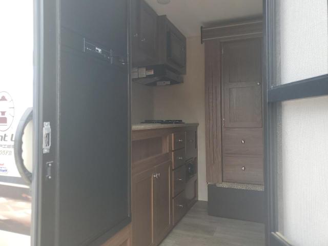 4YDT16013JM932559 - 2018 KEYSTONE TRAILER TWO TONE photo 7