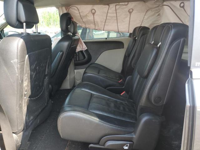 2C4RC1CG2CR340693 - 2012 CHRYSLER TOWN & COU TOURING L GRAY photo 11