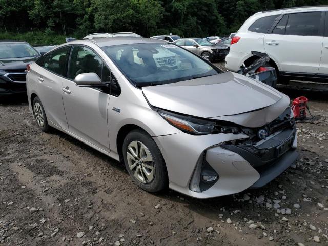 JTDKARFP3J3078464 - 2018 TOYOTA PRIUS PRIM SILVER photo 4