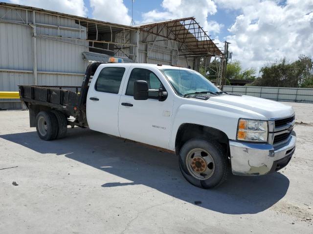 1GB7CZB63AF114704 - 2010 CHEVROLET SILVERADO C3500 WHITE photo 4