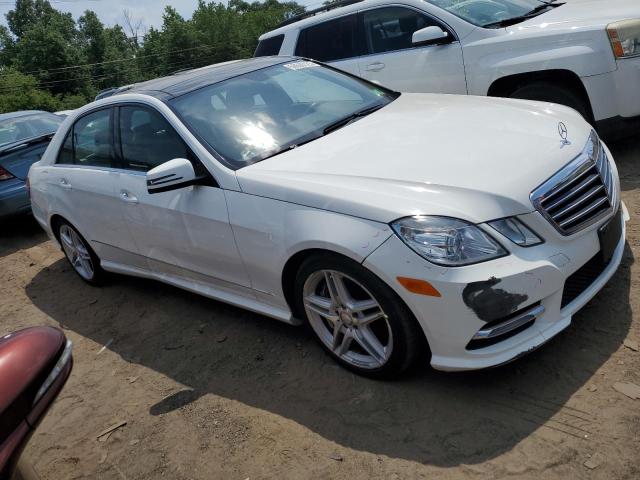 WDDHF9BB9DA749471 - 2013 MERCEDES-BENZ E 550 4MATIC WHITE photo 4