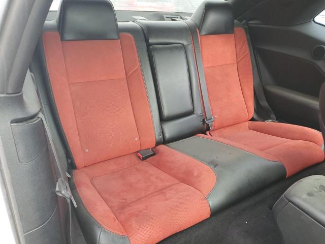 2C3CDZFJ3GH331784 - 2016 DODGE CHALLENGER R/T SCAT PACK WHITE photo 10