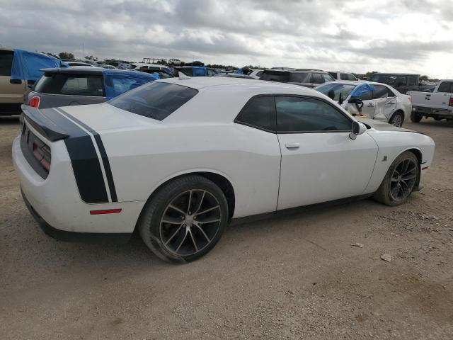 2C3CDZFJ3GH331784 - 2016 DODGE CHALLENGER R/T SCAT PACK WHITE photo 3