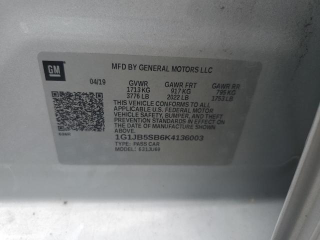 1G1JB5SB6K4136003 - 2019 CHEVROLET SONIC LS ვერცხლისფერი ფოტო 12