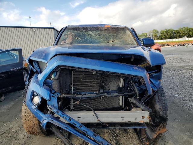 3TMAZ5CN3HM043870 - 2017 TOYOTA TACOMA DOUBLE CAB BLUE photo 5