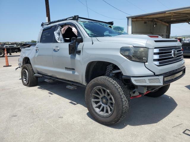 5TFFY5F10JX240089 - 2018 TOYOTA TUNDRA CREWMAX LIMITED GRAY photo 4